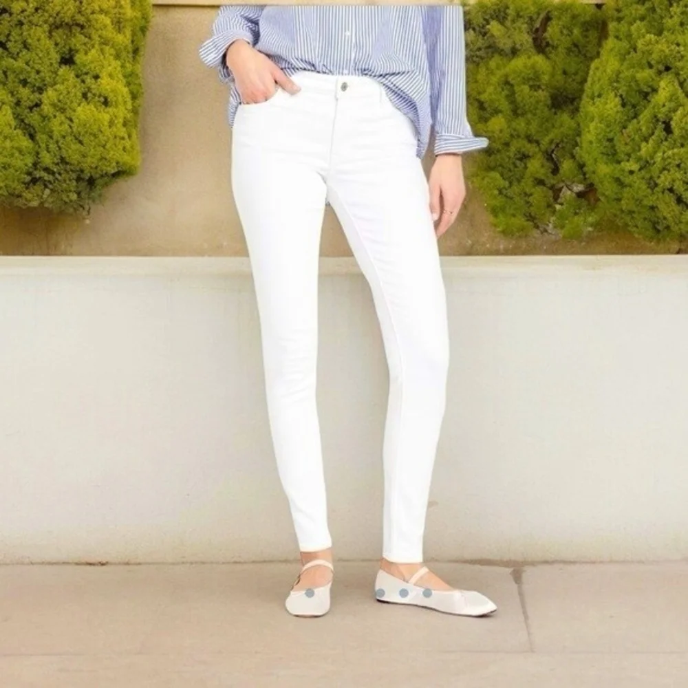 Old Navy White Cotton Boyfriend Straight Jeans Women Size 8 27" Inseam EXcellent - Picture 2 of 7